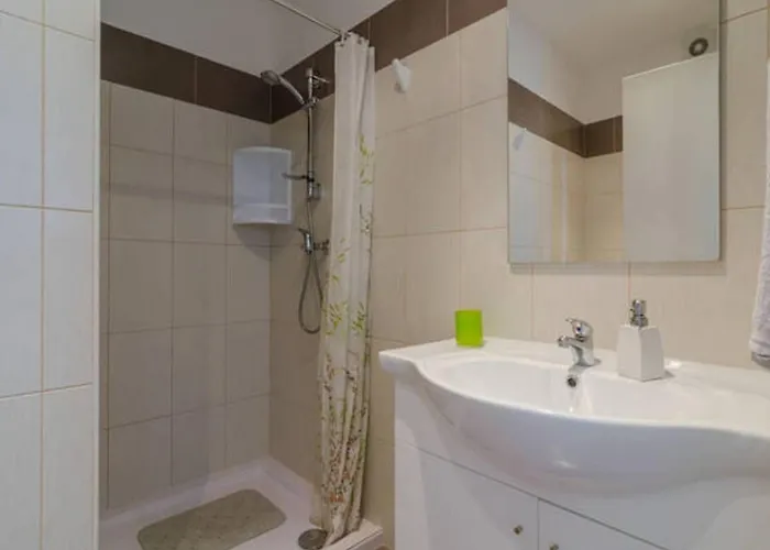 Peixes Mit Blick Auf Wasser By Interhome